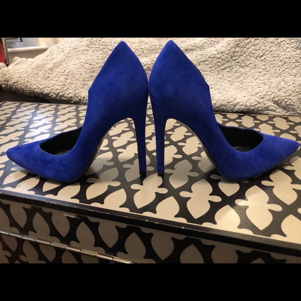 Blue suede shoes by Kendall and Kylie!